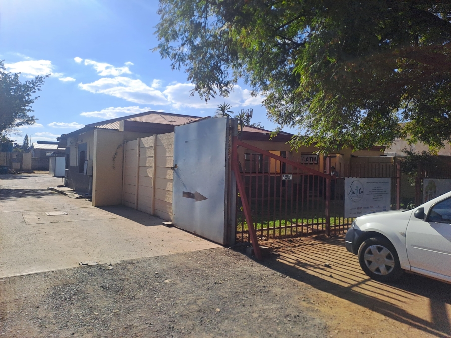 Commercial Property for Sale in Oos Einde North West